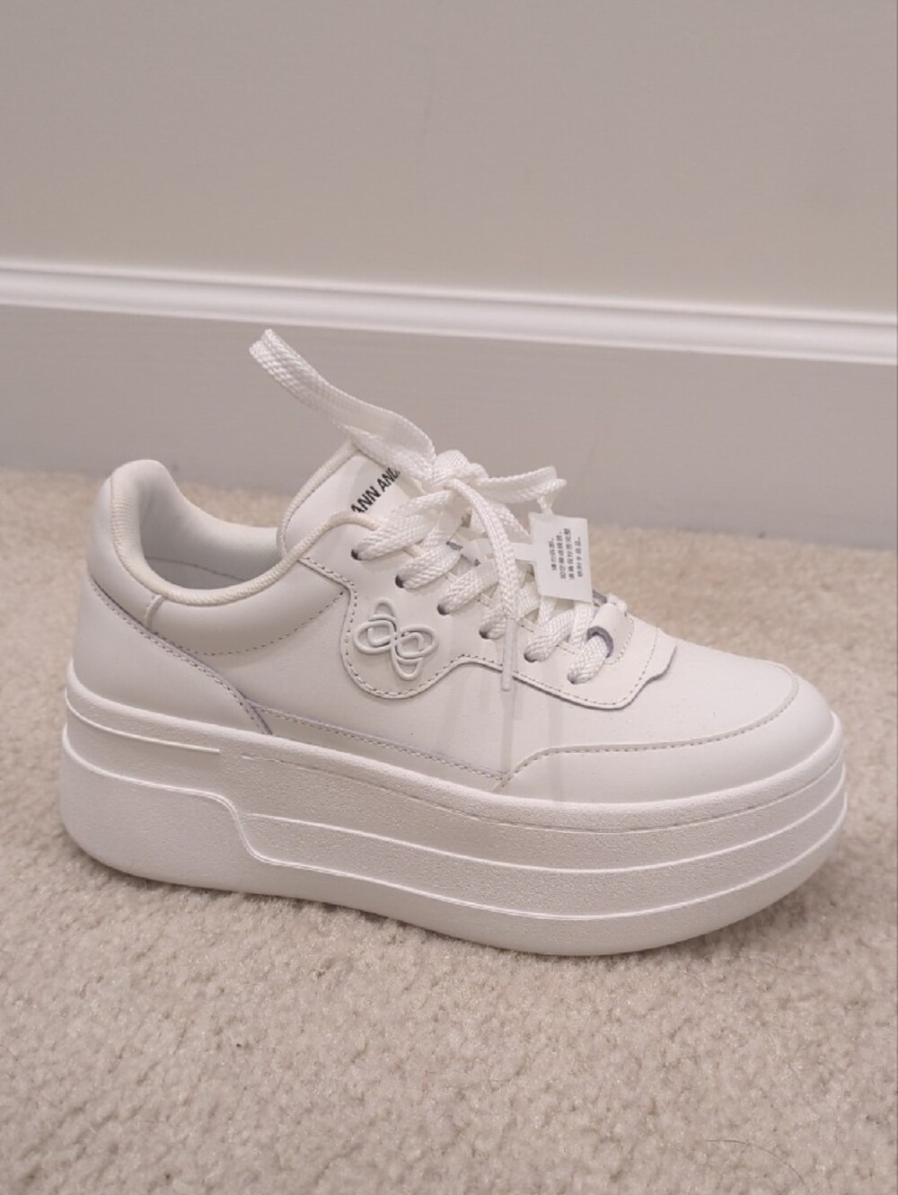 NWT Anne Andelman Design Platform Sneakers in White Size 6 Women's